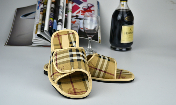 2017 Burbry slippers man 38-46-048